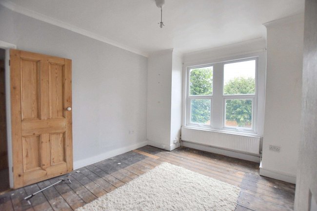 First Floor Maisonette 32 Dartnell Road, Croydon, Surrey, CR0 6JA 10