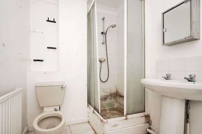 18 Battery Point, Sandgate, Hythe, Kent, CT21 5RR 7