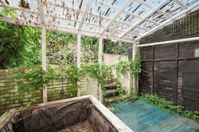 18 Battery Point, Sandgate, Hythe, Kent, CT21 5RR 7