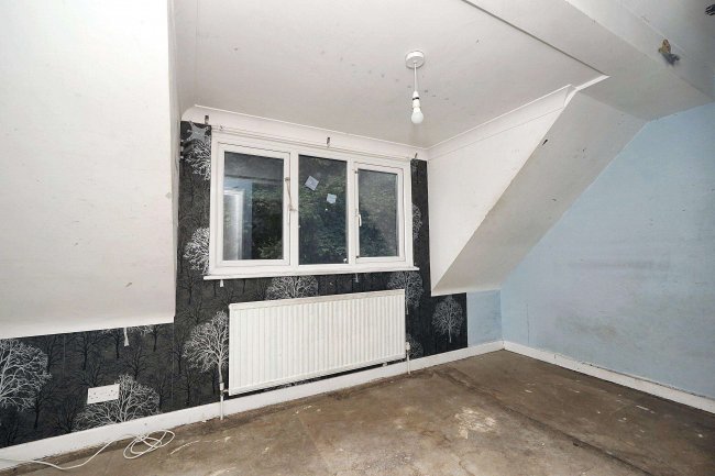 18 Battery Point, Sandgate, Hythe, Kent, CT21 5RR 7