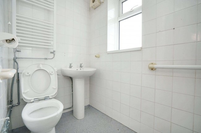 11 Warwick Avenue, Normanton, Derby, DE23 8DA 4