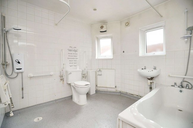 11 Warwick Avenue, Normanton, Derby, DE23 8DA 4