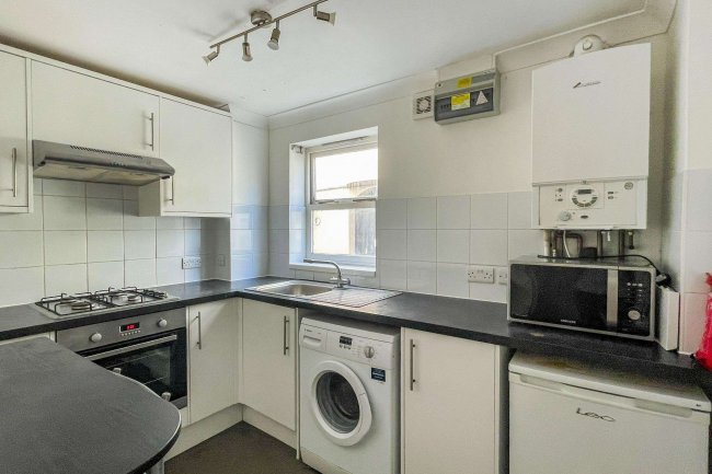 3 Western Street Court, 17 Western Street, Brighton, East Sussex, BN1 2PG 7