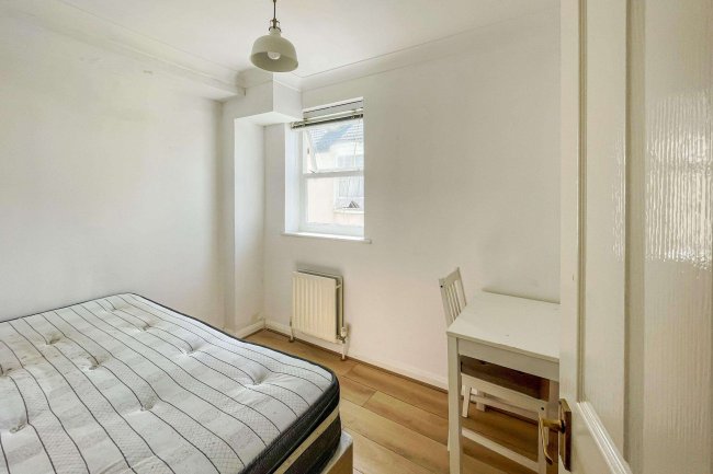 3 Western Street Court, 17 Western Street, Brighton, East Sussex, BN1 2PG 7