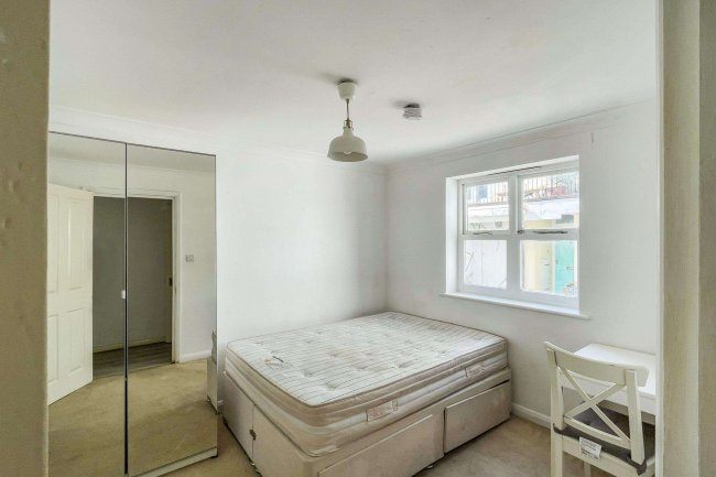 3 Western Street Court, 17 Western Street, Brighton, East Sussex, BN1 2PG 7