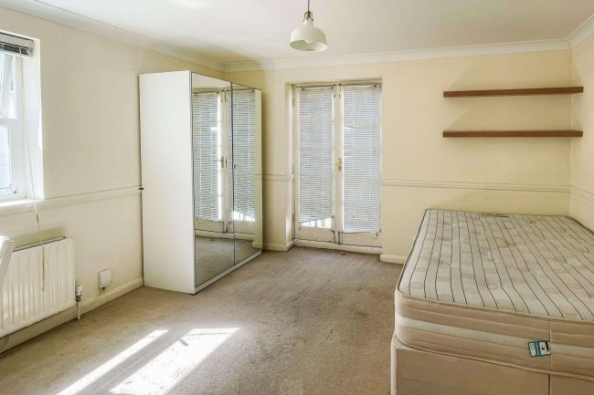 3 Western Street Court, 17 Western Street, Brighton, East Sussex, BN1 2PG 7