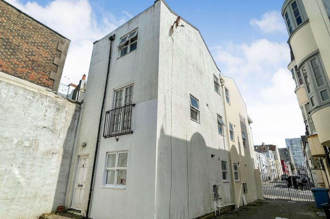 3 Western Street Court, 17 Western Street, Brighton, East Sussex, BN1 2PG 7