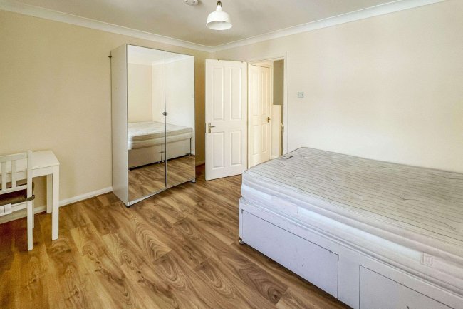 3 Western Street Court, 17 Western Street, Brighton, East Sussex, BN1 2PG 7