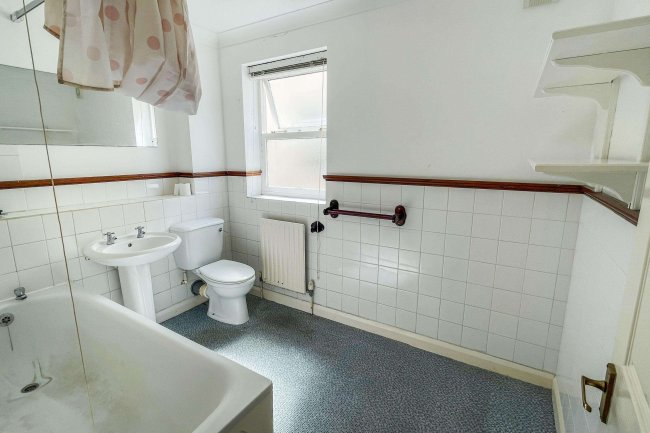 3 Western Street Court, 17 Western Street, Brighton, East Sussex, BN1 2PG 7