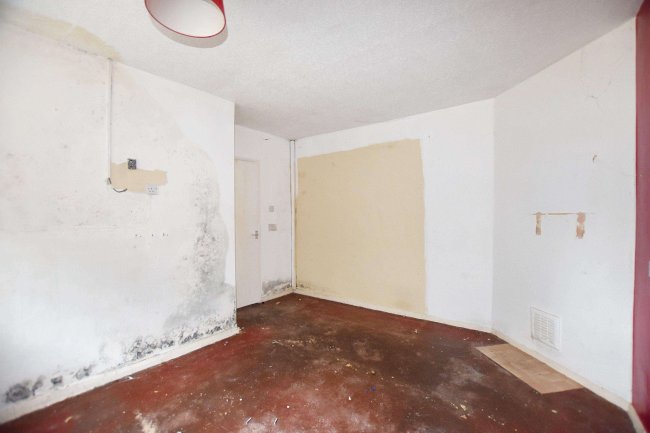 44 Stansted Crescent, Bexley DA5 3JB 2