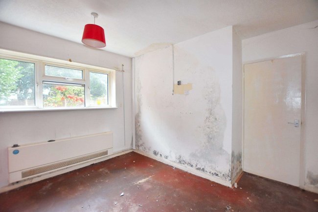 44 Stansted Crescent, Bexley DA5 3JB 2