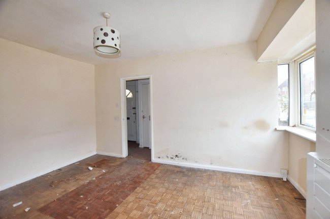 44 Stansted Crescent, Bexley DA5 3JB 2