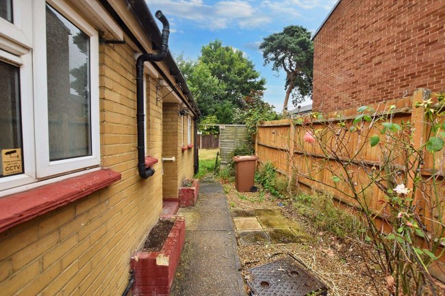 44 Stansted Crescent, Bexley DA5 3JB 2