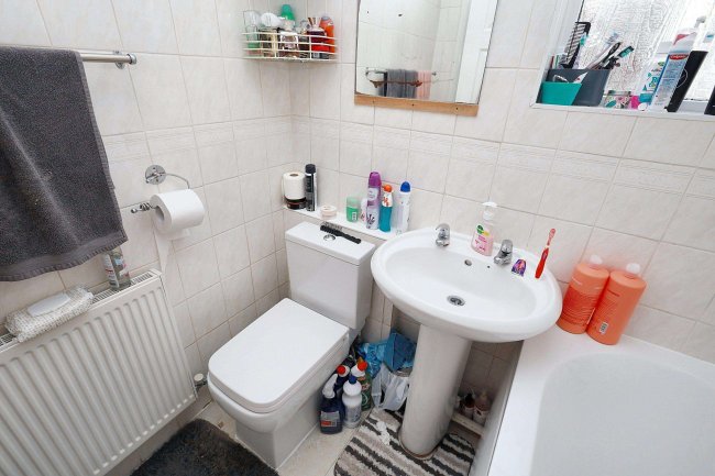 10 Nestles Avenue, Hayes, Middlesex UB3 4QA 7