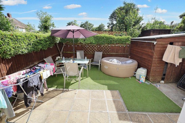 10 Nestles Avenue, Hayes, Middlesex UB3 4QA 7