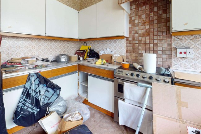 29 The Drive, Coulsdon, Surrey, CR5 2BL 5