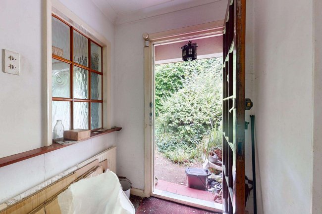 29 The Drive, Coulsdon, Surrey, CR5 2BL 5