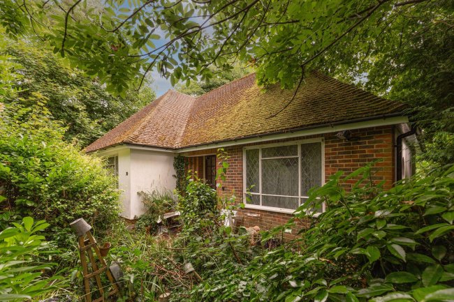 29 The Drive, Coulsdon, Surrey, CR5 2BL 5