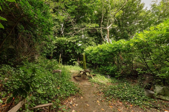 29 The Drive, Coulsdon, Surrey, CR5 2BL 5