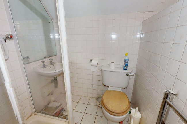 29 The Drive, Coulsdon, Surrey, CR5 2BL 5