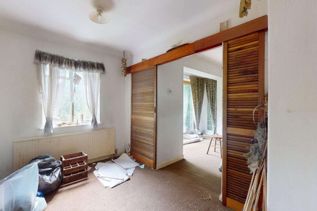 29 The Drive, Coulsdon, Surrey, CR5 2BL 5