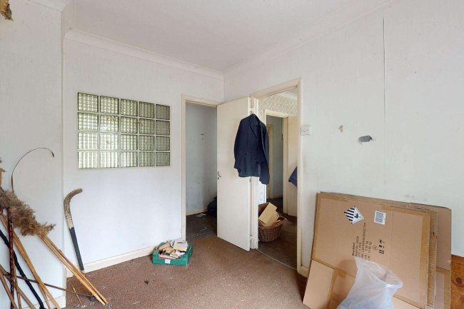 29 The Drive, Coulsdon, Surrey, CR5 2BL 5