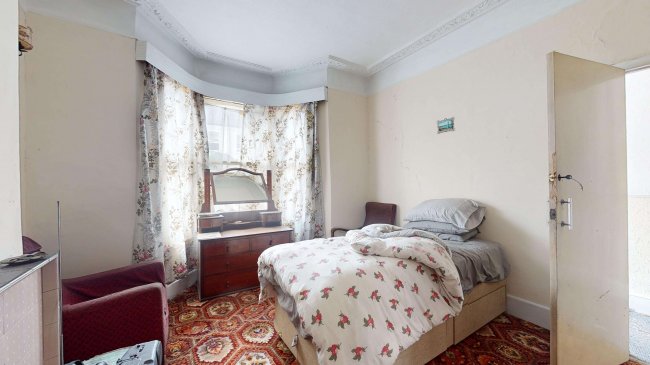 18 Noyna Road, Tooting Bec, London, SW17 7PH 8