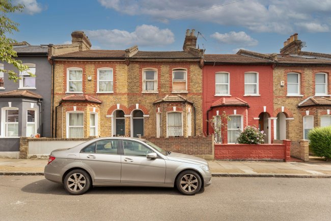 18 Noyna Road, Tooting Bec, London, SW17 7PH 8