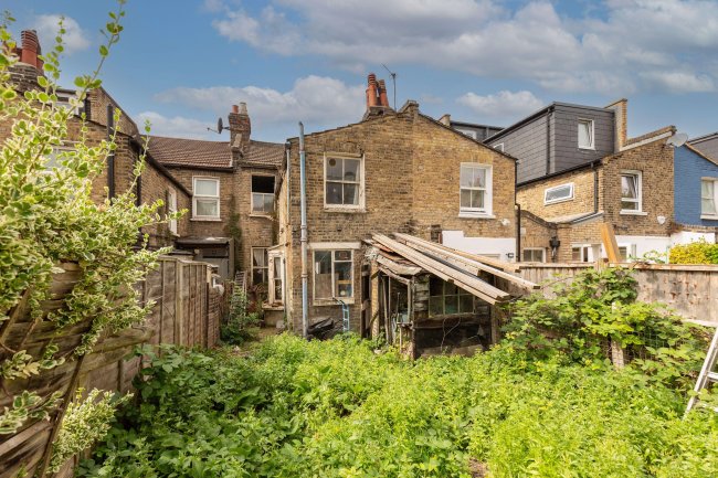 18 Noyna Road, Tooting Bec, London, SW17 7PH 8