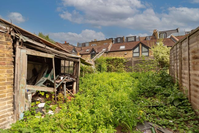 18 Noyna Road, Tooting Bec, London, SW17 7PH 8