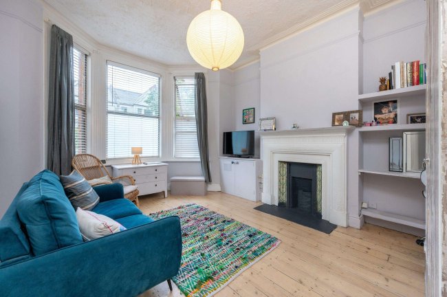 11 Radcliffe Avenue, Willesden, London, NW10 5XU 3