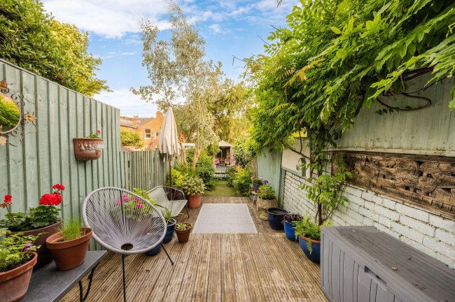 11 Radcliffe Avenue, Willesden, London, NW10 5XU 3