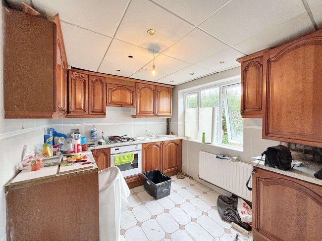 122 Chittys Lane, Dagenham, Essex, RM8 3RT 8