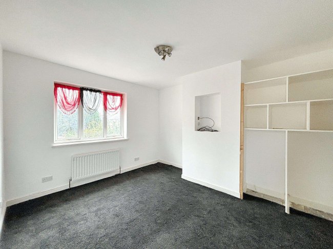 122 Chittys Lane, Dagenham, Essex, RM8 3RT 8