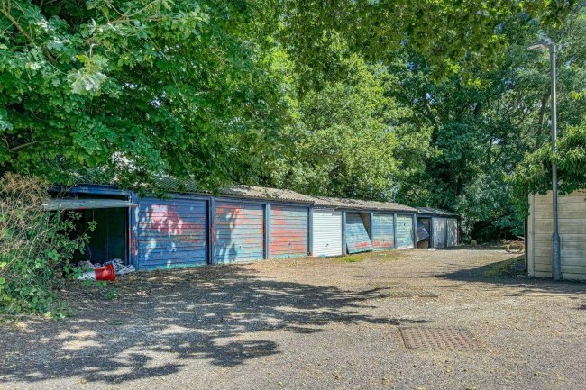 Garages at Truro Walk, Tonbridge, TN10 4QD 4