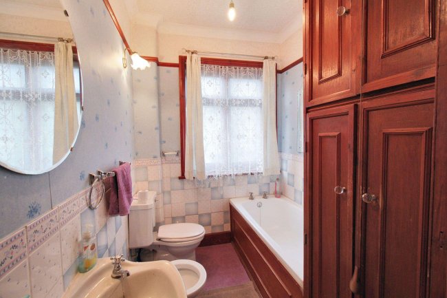 226/228 Kingston Road, Ilford, Essex, IG1 1PG 6