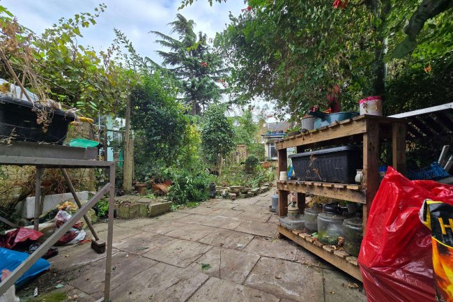 226/228 Kingston Road, Ilford, Essex, IG1 1PG 6