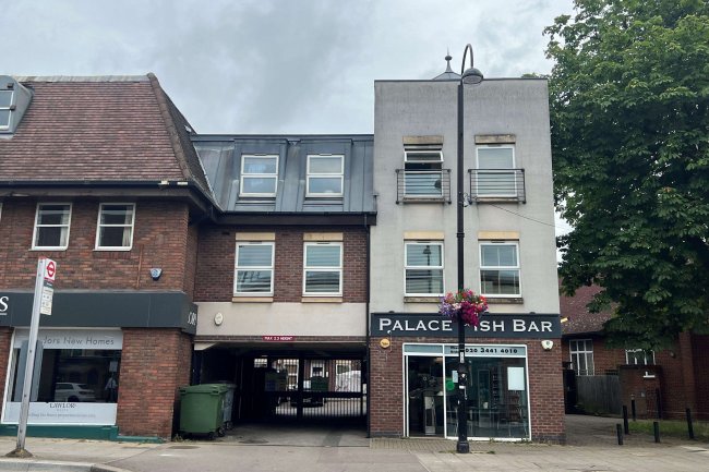 Flat 2, Connaught Place, 124 High Road, Loughton, Essex, IG10 4HH 8