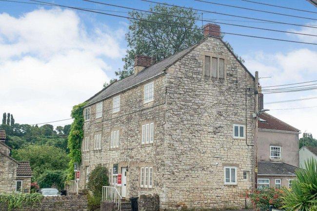 10 Steam Mills, Radstock, BA3 2JX 5