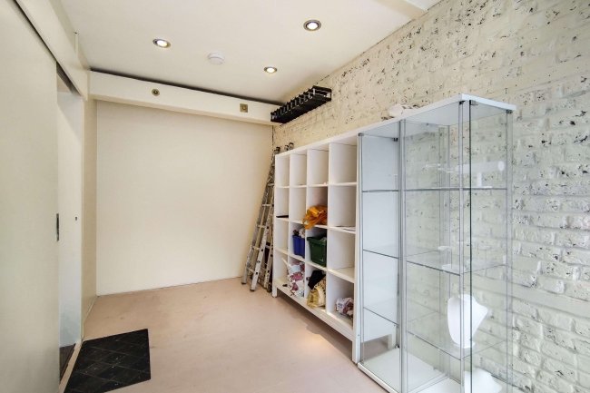 84 Highgate High Street, London N6 5HX 54