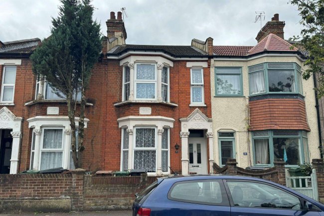 40 Blenheim Road, Walthamstow, London, E17 6HS 10