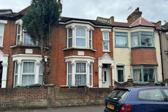 40 Blenheim Road, Walthamstow, London, E17 6HS 10
