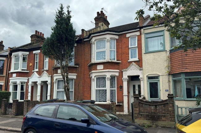 40 Blenheim Road, Walthamstow, London, E17 6HS 10