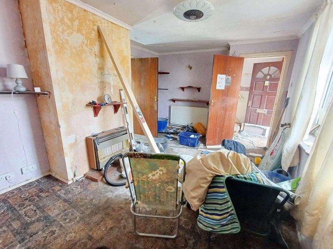 7 Acacia Road, Oldham, OL8 3LH 1