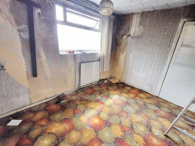 7 Acacia Road, Oldham, OL8 3LH 1