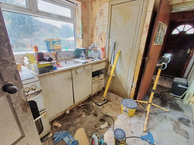 7 Acacia Road, Oldham, OL8 3LH 1