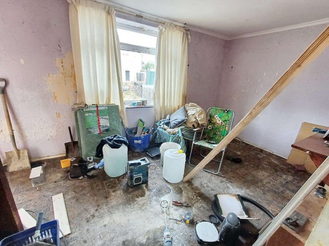 7 Acacia Road, Oldham, OL8 3LH 1