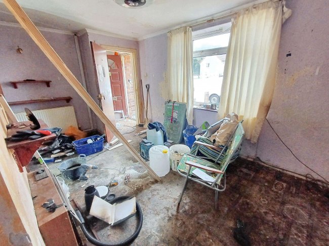 7 Acacia Road, Oldham, OL8 3LH 1