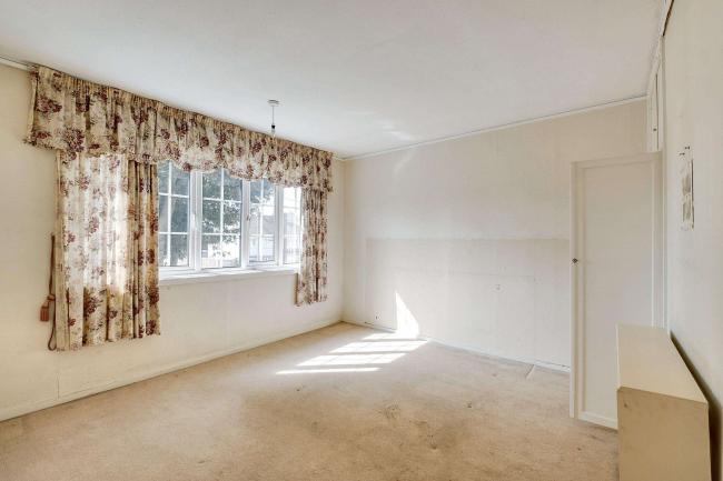 75 The Broadway, Bournemouth, Dorset, BH10 7EX 1