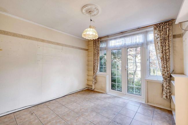 75 The Broadway, Bournemouth, Dorset, BH10 7EX 1